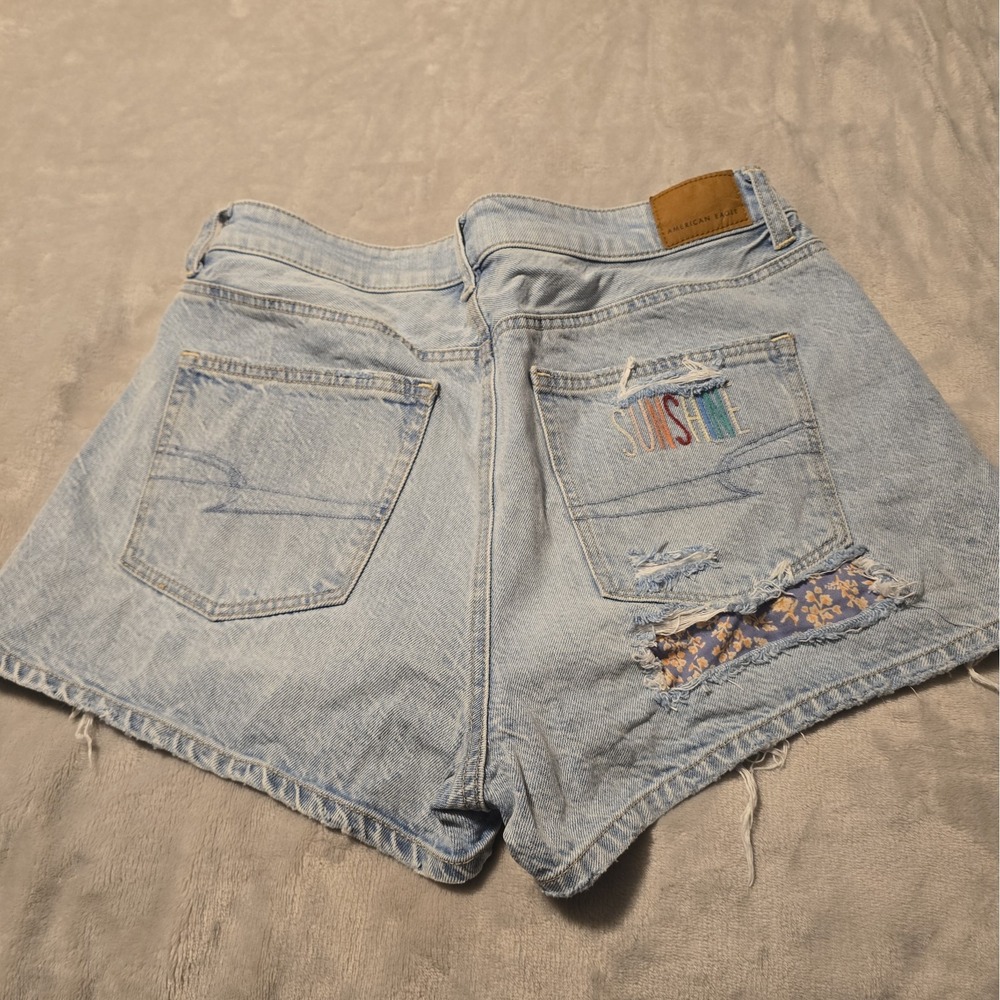 American Eagle Sz 6 Embroidered Mom Jean Shorts Hippie Sunshine Floral Festival